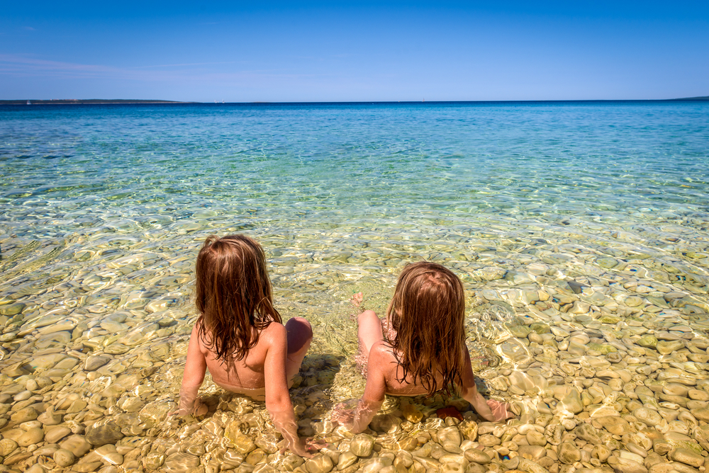 Fare il bagno dopo mangiato: le regole da seguire per non correre rischi 1 bagno dopo mangiato, le regole da seguire
