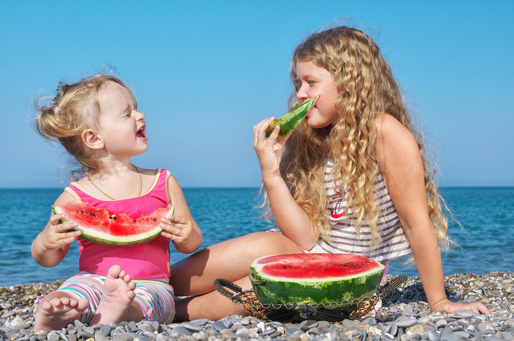 Fare il bagno dopo mangiato: le regole da seguire per non correre rischi 2 bagno dopo mangiato, quali cibi preferire