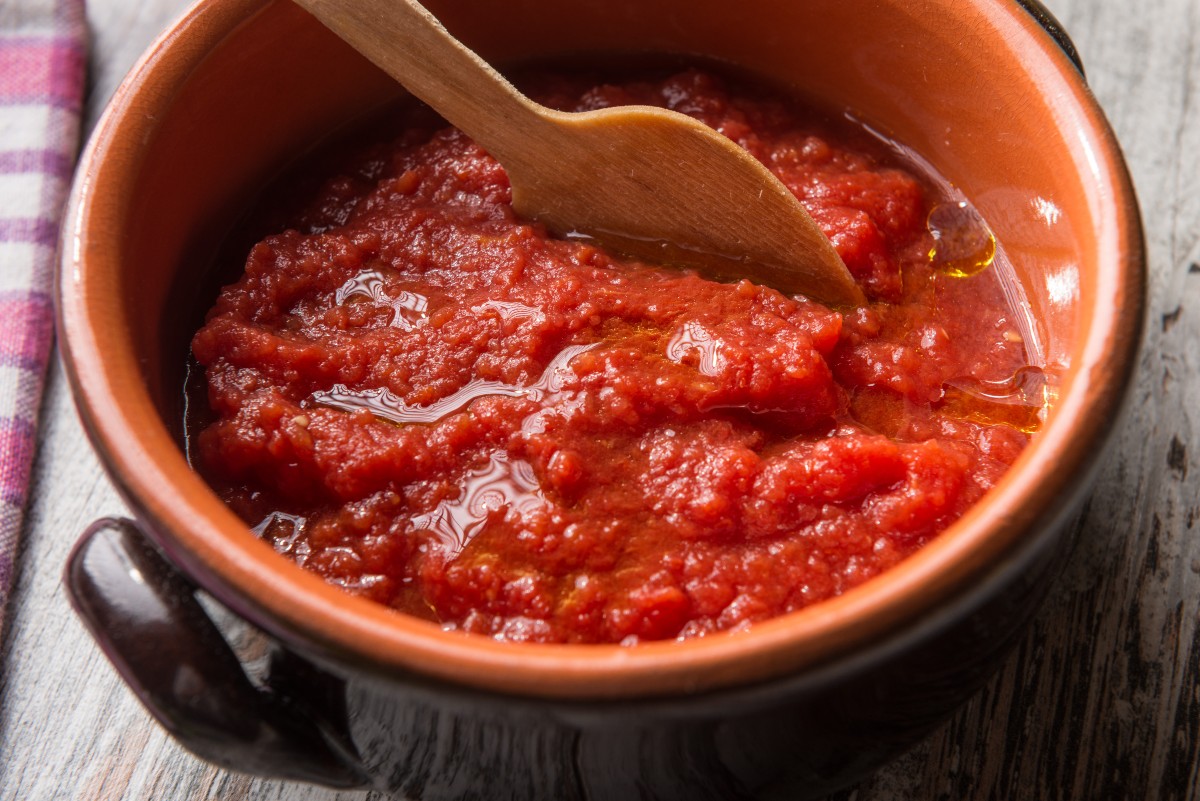 Conserve fatte in casa: le migliori ricette da provare 3 passata di pomodoro