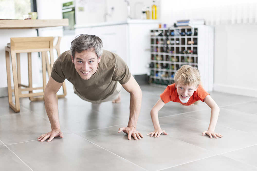 Festa del papà: 4 semplici mosse per tornare in forma! 2 festa del papà fai attività fisica regolare