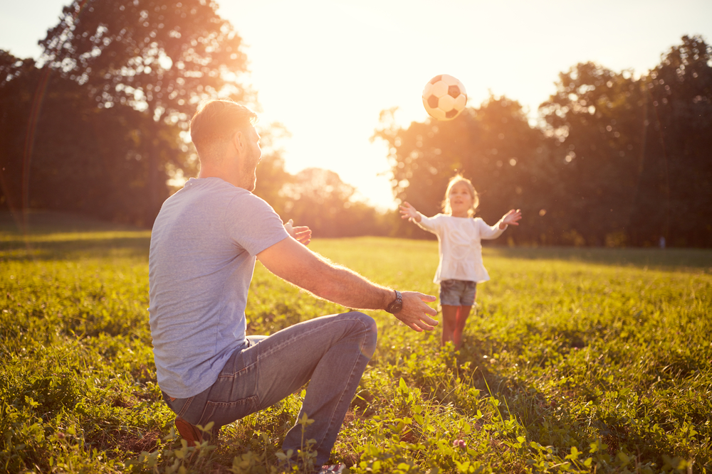 Festa del papà: 4 semplici mosse per tornare in forma! 3 festa del papà fai movimento con i bambini