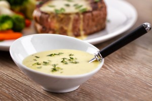 Salsa bernese, un condimento leggero e saporito