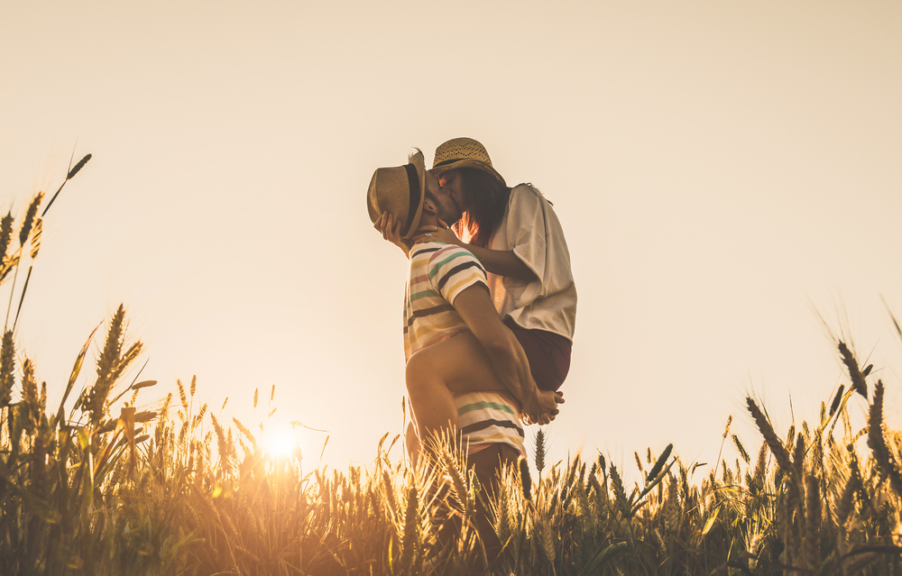 Bacio: 10 effetti positivi che non ti aspetti! 8 il bacio più lingo della storia