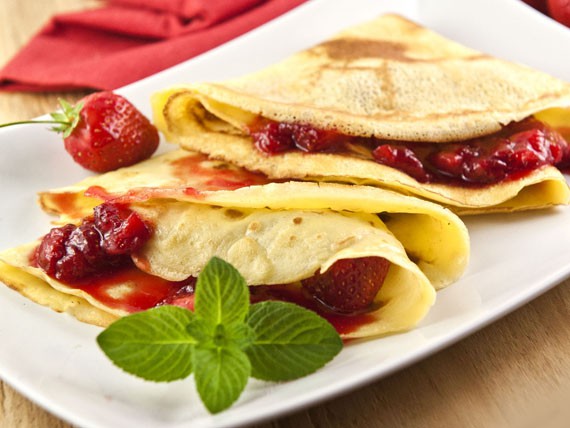 I dolci light con la frutta estiva 4 crepe alle fragole, dolce estivo