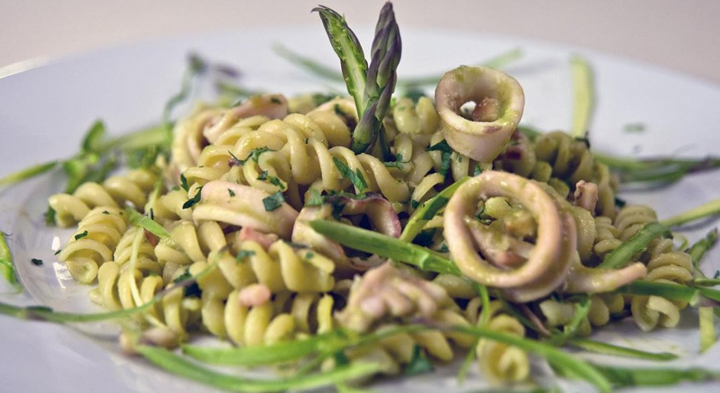 Ricette con le mandorle: tante idee gustose da provare 4 ricetta della pasta ai totani e salsa di asparagi e mandorle