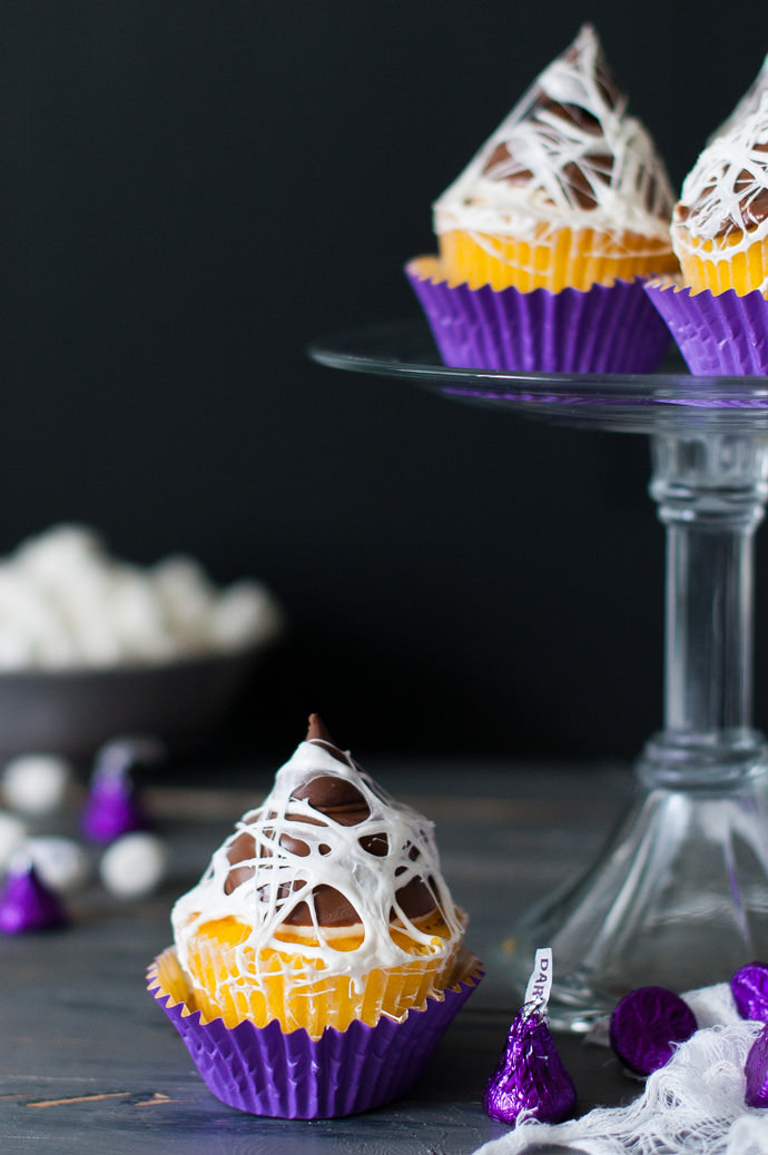 Dolci di Halloween: idee mostruose e originali 7 Marshmallow Web Cupcake