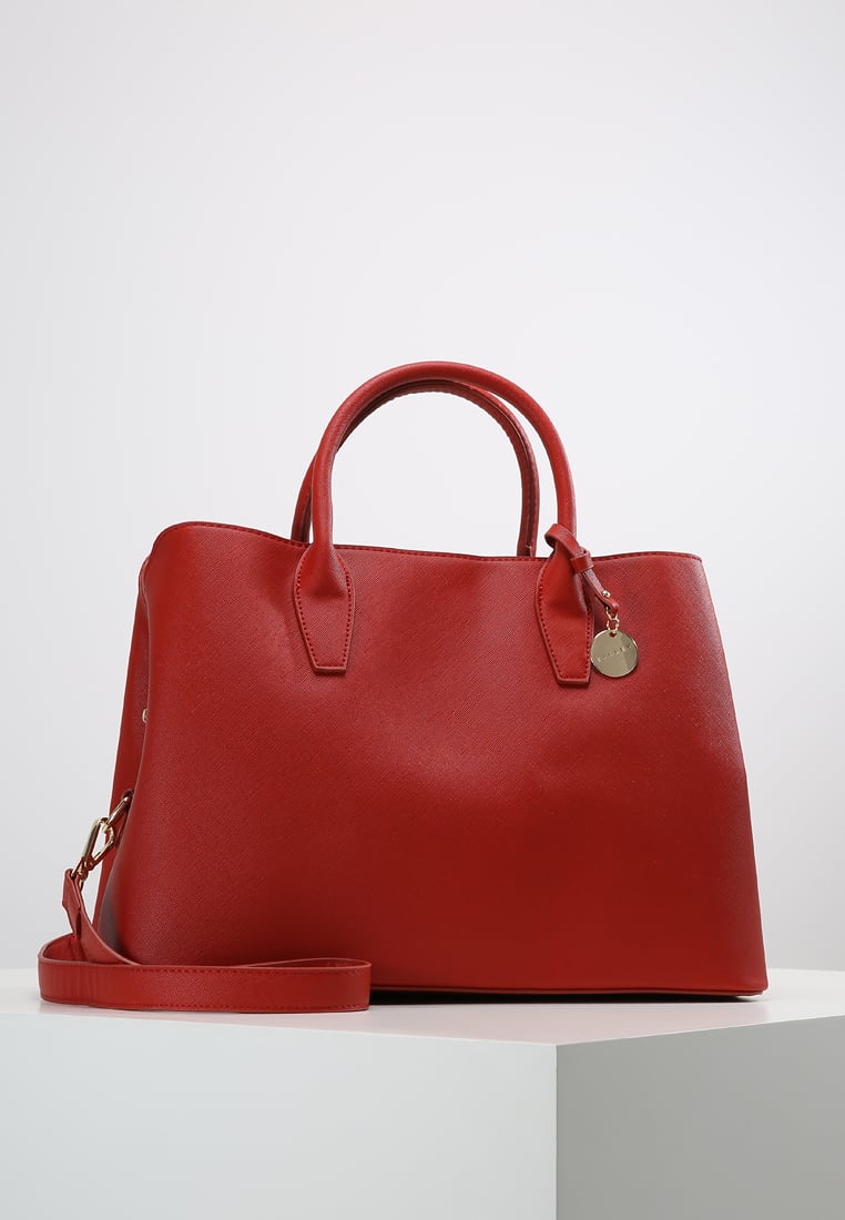 Vestiti rossi per Natale: le nostre proposte 11 look per le feste borsa a mano Sisley