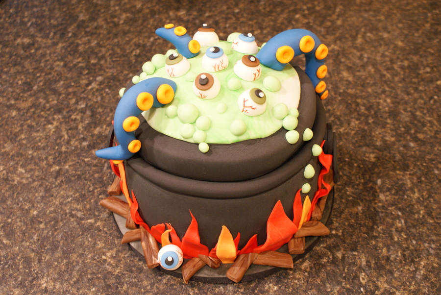 Dolci di Halloween: idee mostruose e originali 6 Idee torte per halloween calderone streghe