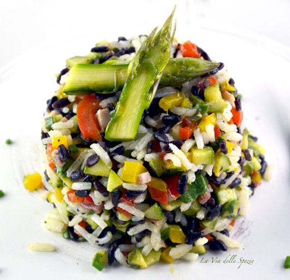 3 insalate di cereali: veloci, fresche e nutrienti 1 insalata di cereali al riso