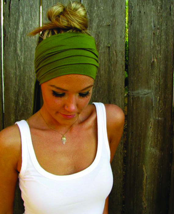 Gli accessori per capelli: fasce, foulard e turbanti 16 fascia 23