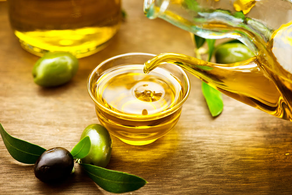 7 maschere fai da te per una pelle luminosa 4 Olio extravergine per la pelle luminosa