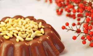 Budino di farina di castagne, cacao e pinoli