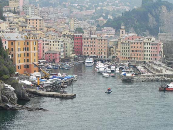 Viaggi e assaggi: Camogli 8 vai a Camoglia a visitare il mare, la città e i piatti e dolci tipici