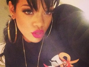 Le 10 regole fondamentali per fare un selfie perfetto! 10 attenzione alla didascalia del selfie