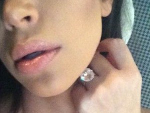 Le 10 regole fondamentali per fare un selfie perfetto! 6 non fare lo zoom si vedranno troppo i difetti