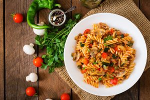 Pasta alla boscaiola con melanzane: la ricetta