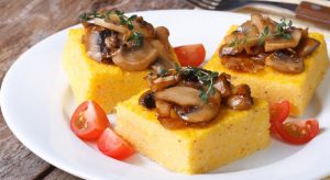 Crostini di polenta con funghi e tartufo