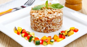 Farro con zucchine e pomodori essiccati