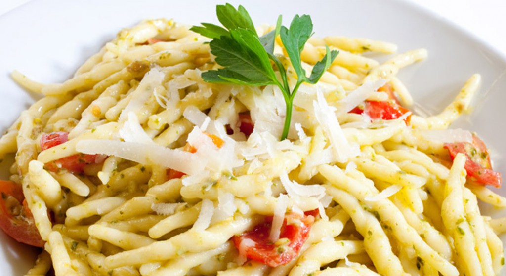 Ricette con le mandorle: tante idee gustose da provare 24 ricetta trofie cicoria e pomodori