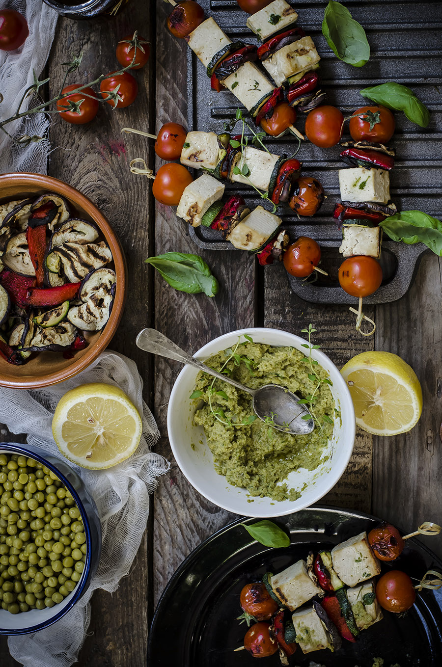 Menù vegetariano per le feste di Natale: ricette 3 spiedini tofu verdure