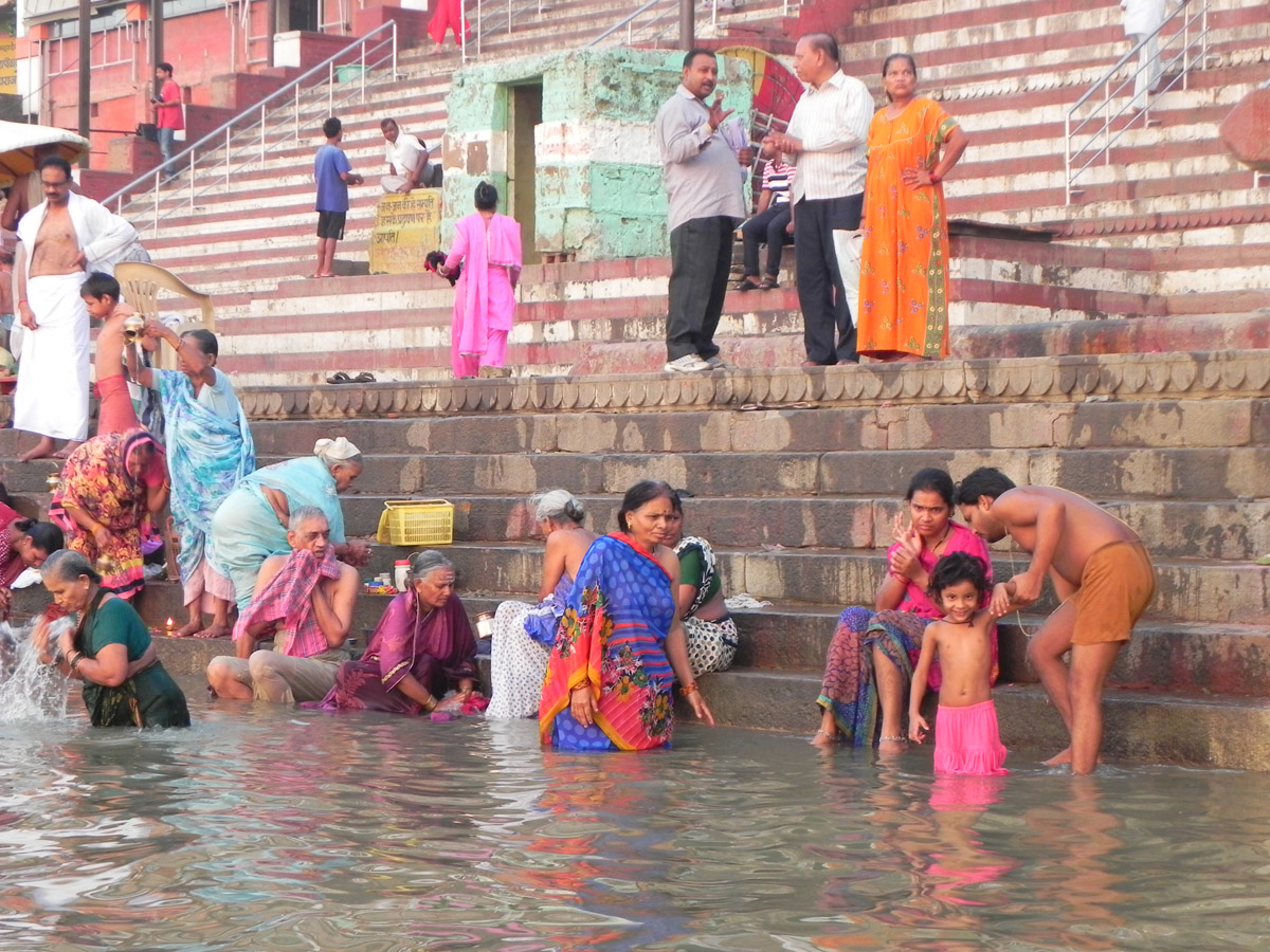 In India, sulle tracce dell'Impero Moghul: Agra e Varanasi 4 Bagni sul Gange a Varanasi