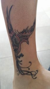 Francesca, -15 kg con Melarossa: Grazie alla dieta sono rinata, come l'araba fenice che ho tatuato sulla gamba!” 6 Tatuaggio araba fenice testimonial Francesca