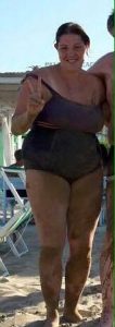 Erika, - 12 kg con Melarossa: “Senza la pancia riesco finalmente ad abbracciare mio marito!” 3 Erika prima di perdere peso con la dieta Melarossa