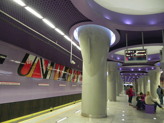 Varsavia, una città tra vecchio e nuovo 8 Metro di Varsavia