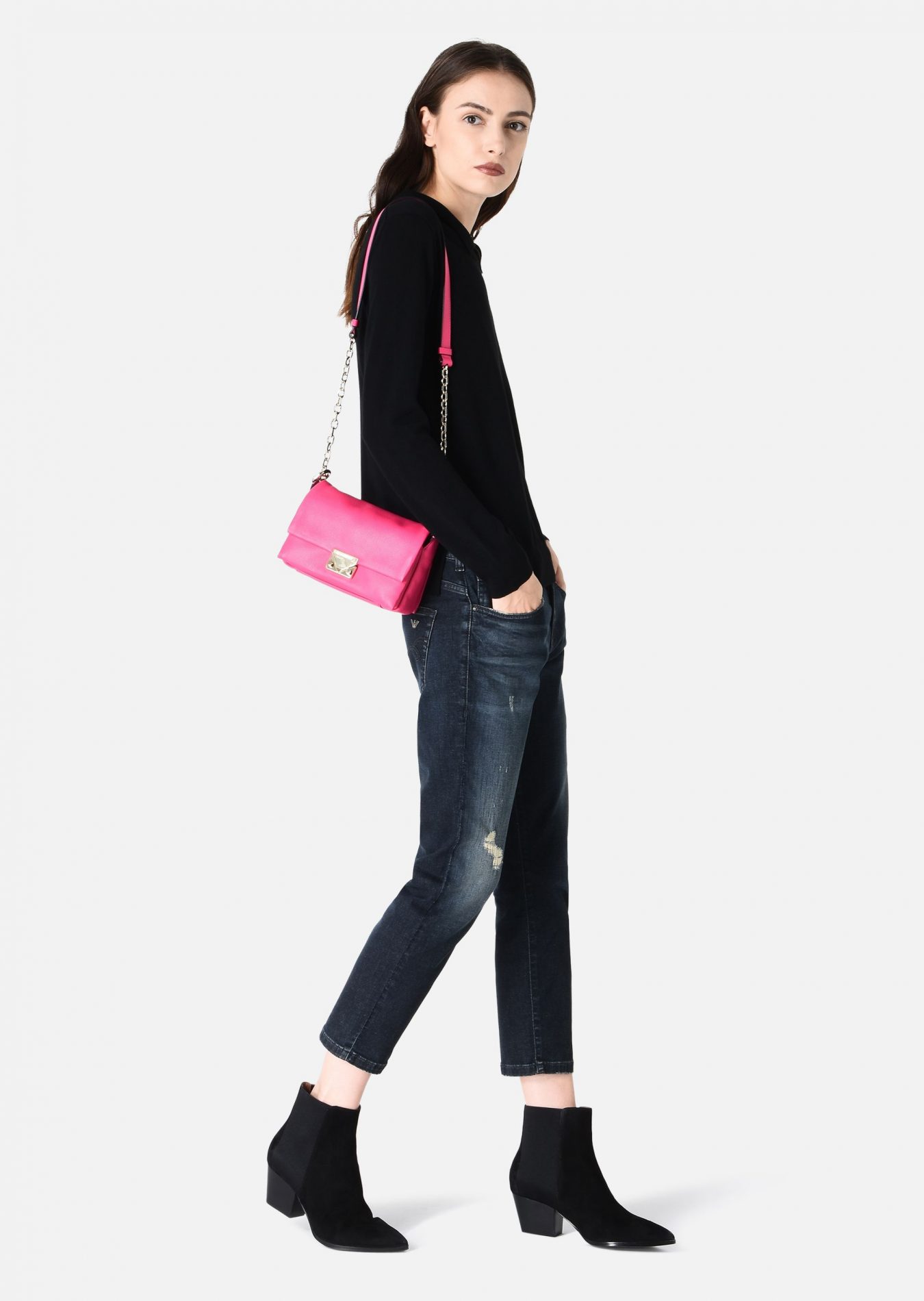 Borse per l'inverno: 20 modelli per trovare la tua it-bag 4 Borsa in pelle martellata con tracolla a catena Emporio Armani