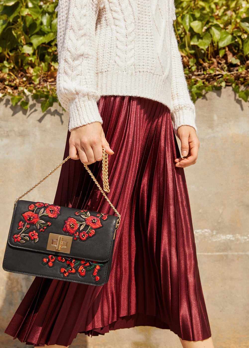 Borse per l'inverno: 20 modelli per trovare la tua it-bag 11 Borsa ricamo floreale