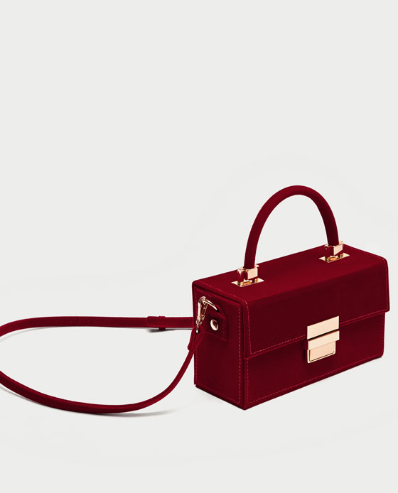 Borse per l'inverno: 20 modelli per trovare la tua it-bag 10 Pochette rigida velluto a costine Zara