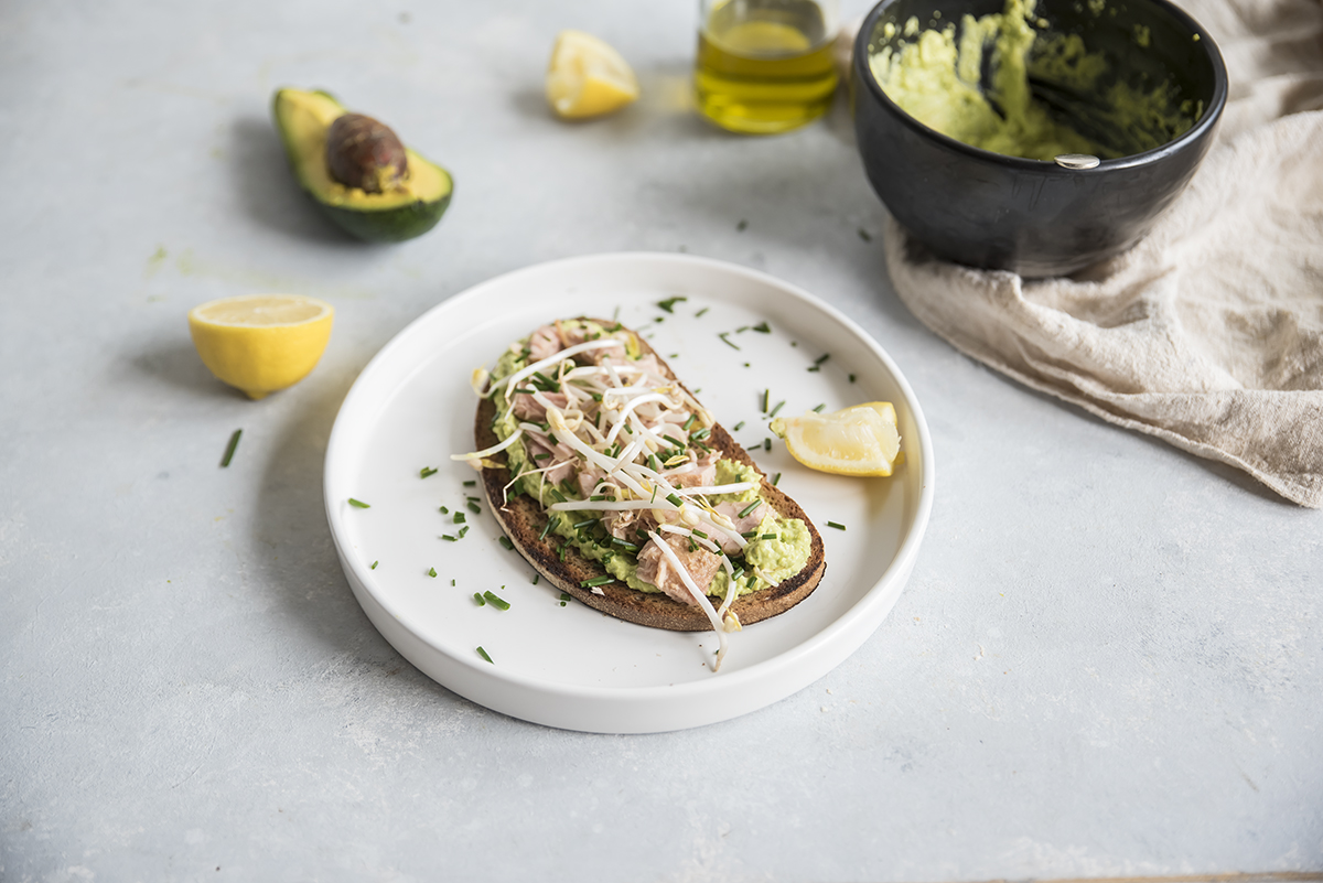 Cucinare fa bene al morale e alla salute! 5 crostini con la crema di avocado