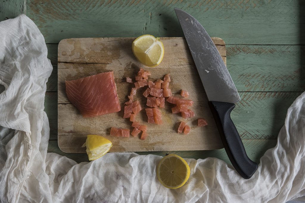 Tartare di salmone e avocado: ricetta step by step 2 ricetta tartare di salmone con crema di avocado