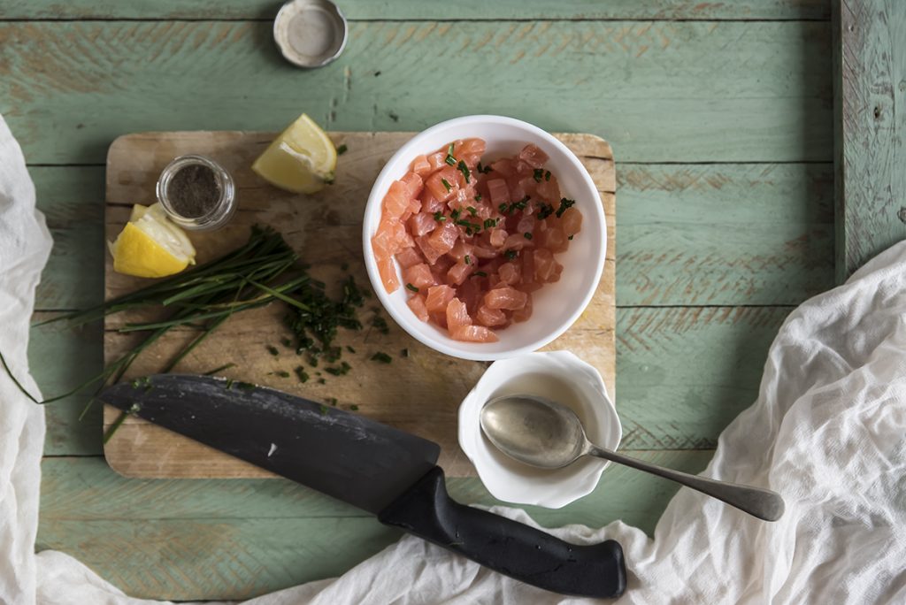 Tartare di salmone e avocado: ricetta step by step 3 ricetta tartare di salmone con crema di avocado