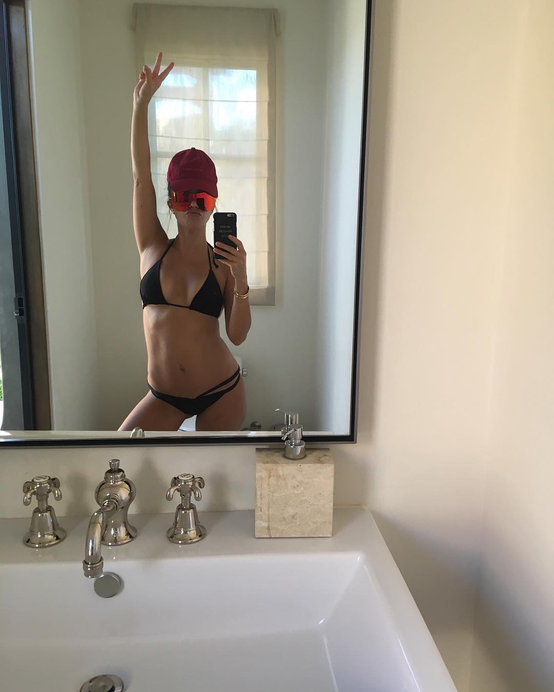 Scopri i segreti della forma perfetta di Kourtney Kardashian 1 I segreti della linea di Kourtney Kardashian