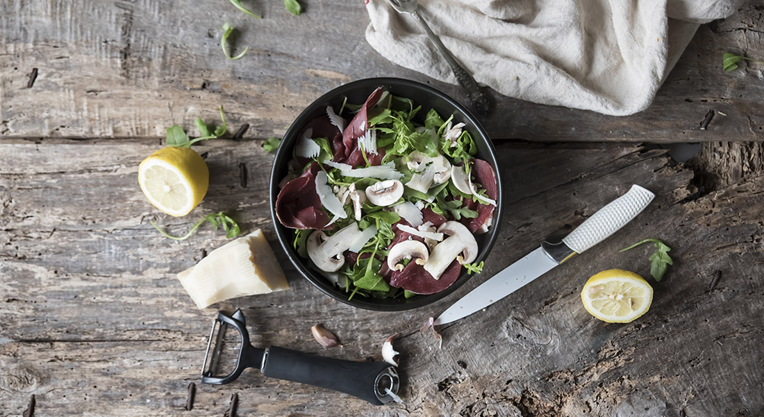 12 ricette a meno di 250 Kcal 11 ricetta insalata di funghi e bresaola