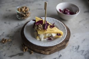 Crostini di polenta: ricetta con stracchino, radicchio e noci