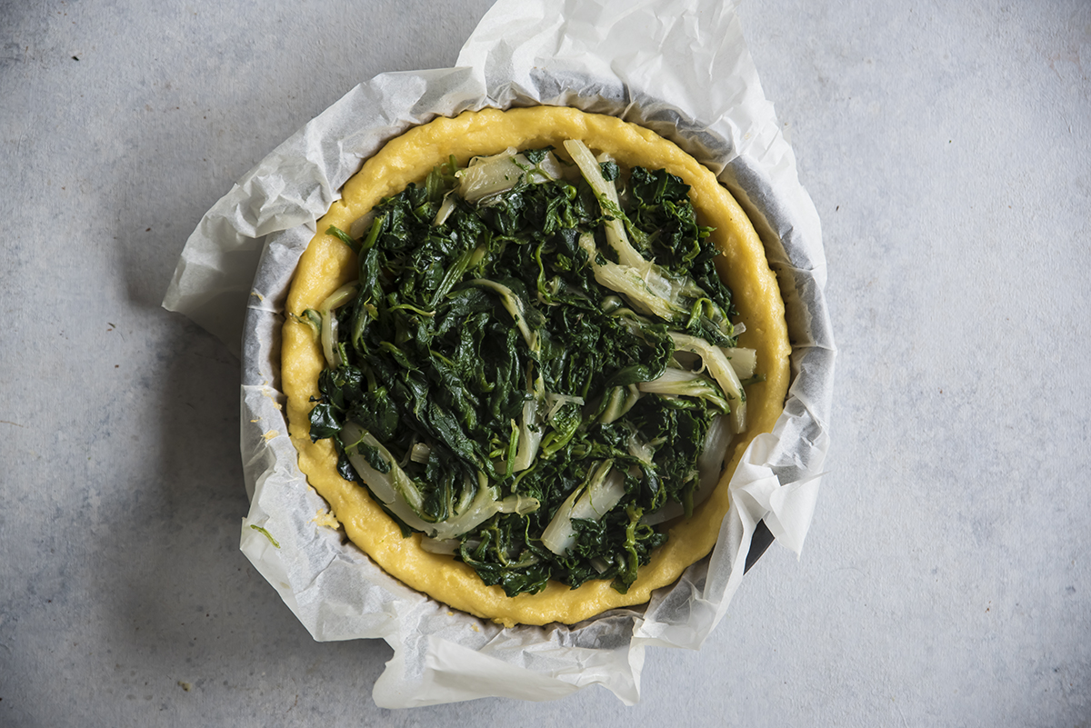 Ricette con la polenta: le 18 migliori idee sane e gustose 17 negli con carta forno e dentro torta salata di polenta