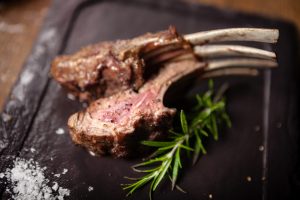 Carne d&rsquo;agnello: propriet&agrave; nutrizionali, benefici e ricette