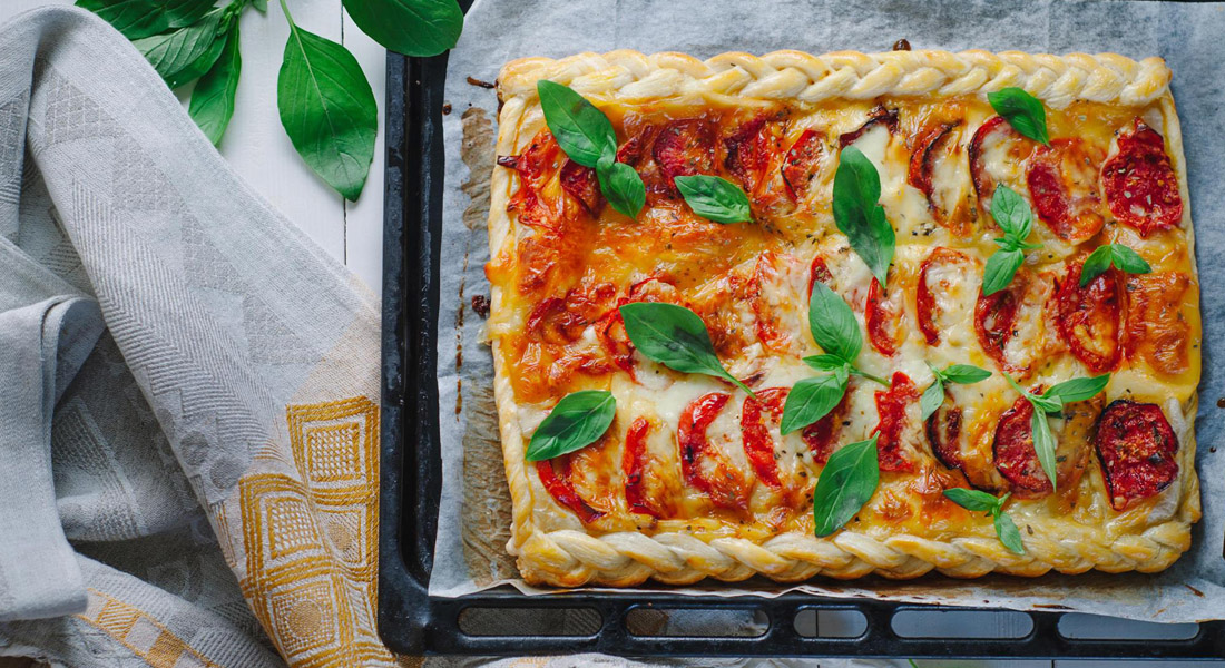 18 ricette per un picnic light e festoso 1 torta salata pomodoro e mozzarella
