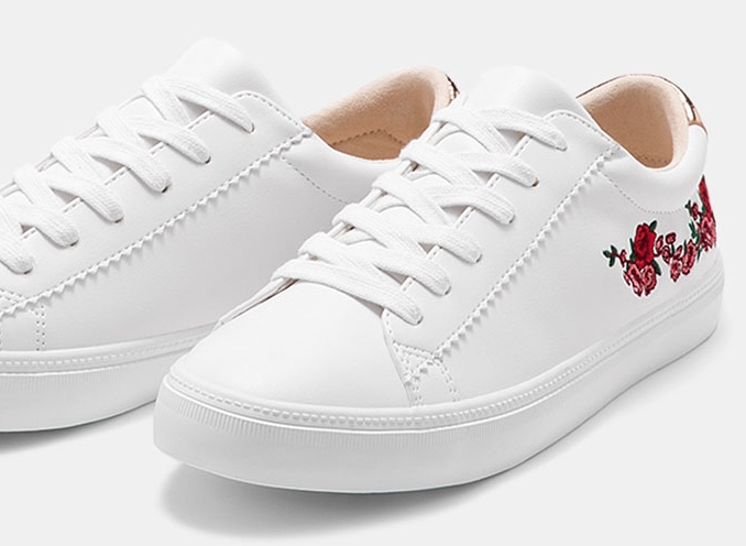 Sneakers che passione: i modelli più belli per l'estate 2018 2 sneakers bershka fiori 1