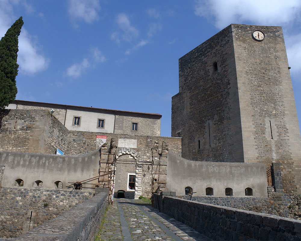 Matera: viaggio tra i tesori della Capitale Europea della Cultura 17 Castello di Melfi