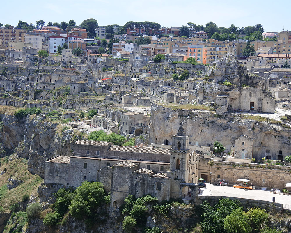 Matera: viaggio tra i tesori della Capitale Europea della Cultura 5 Matera, sasso caveoso
