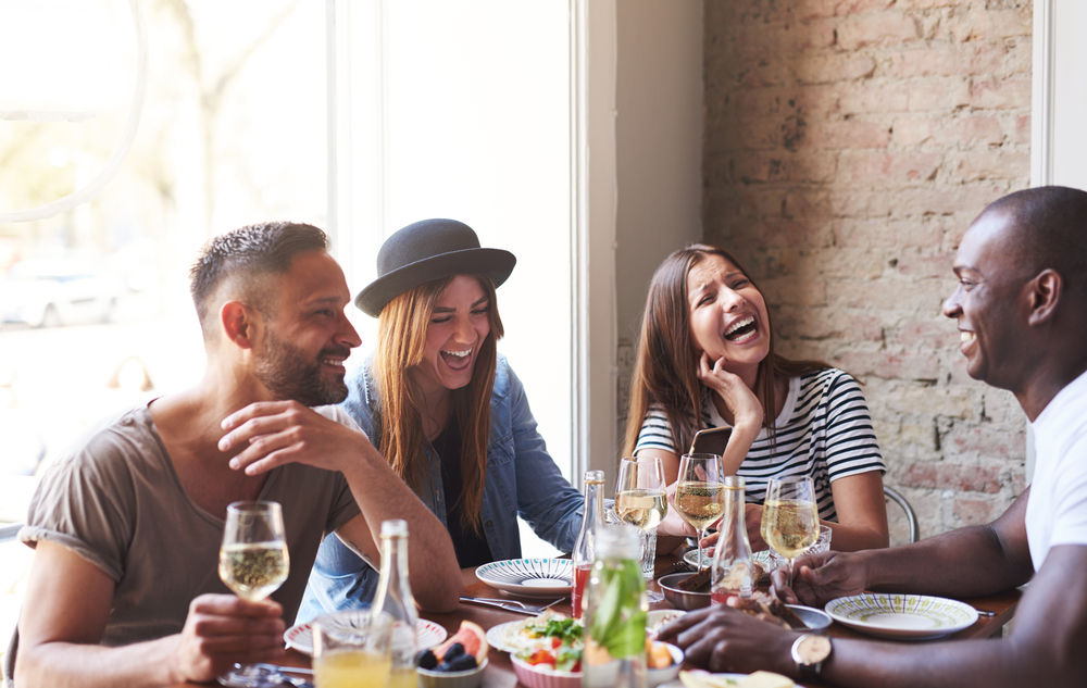 8 dritte per non farsi sabotare la dieta da amici e parenti 2 amici cena