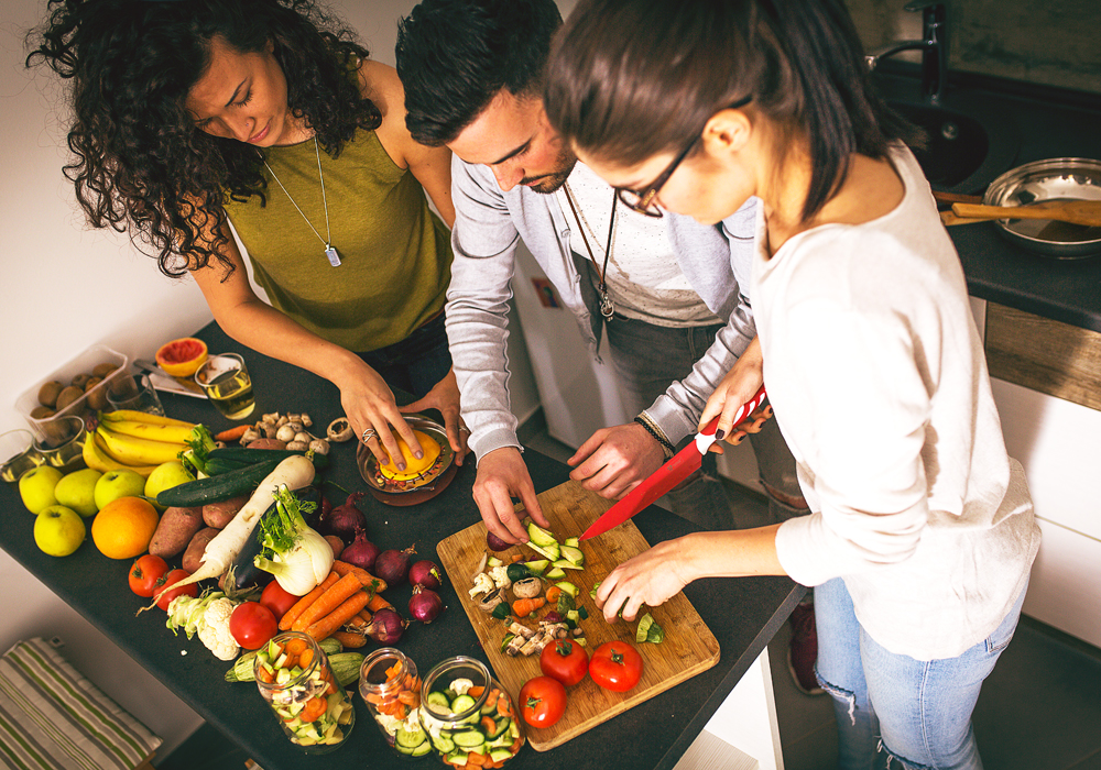 Tagliare calorie inutili e seguire una dieta senza glutine sana 2 Per un corretto abbinamento tra celiachia e alimentazione, frutta e verdura non devono mai mancare in tavola.