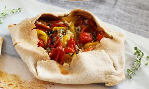 Torta salata con robiola e pomodorini