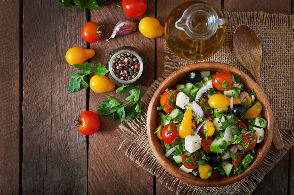 Mangiare fuori casa: le dritte per farlo anche a dieta! 7 Dritte per mangiare fuori casa: insalate solo leggere!