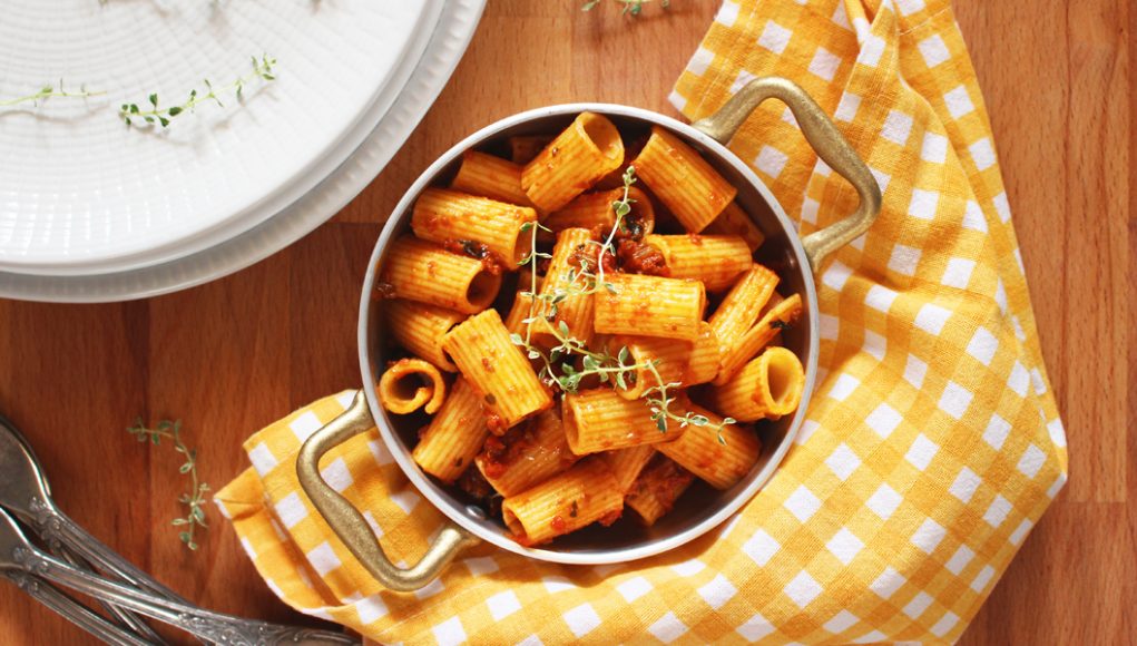 Ricette con uva: 12 idee leggere e gustose 3 pasta al ragu%CC%80 vegetale