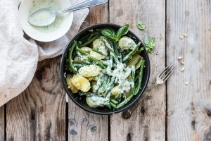 Insalata di patate e fagiolini con pesto light