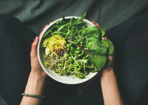 Vitamina K: benefici reali, dove trovarla e come assumerla ogni giorno